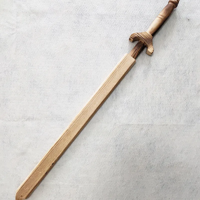 Craftsman′s Handmade Wooden Sword with Scabbard